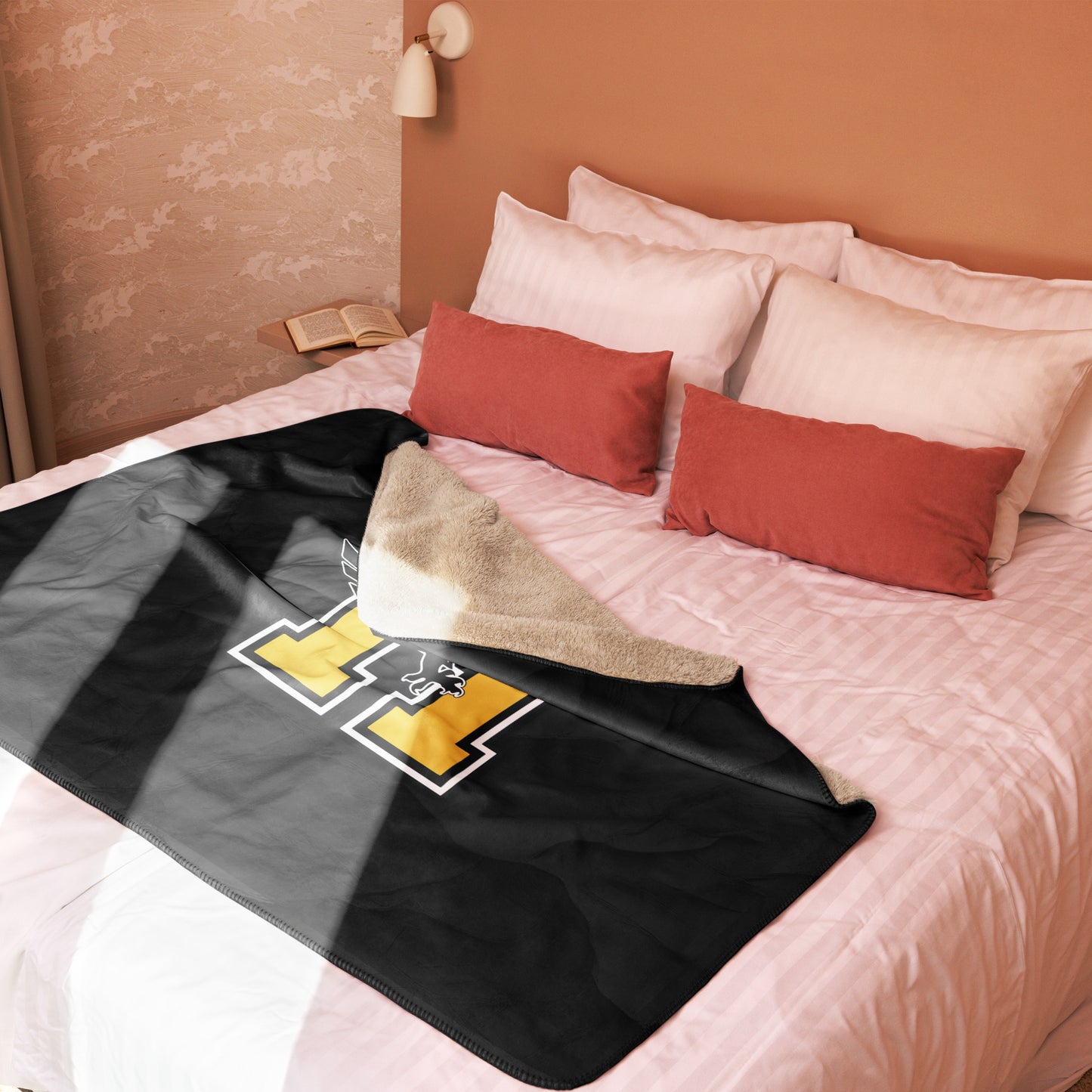 Acurrúcate con Hobbs Eagles Pride