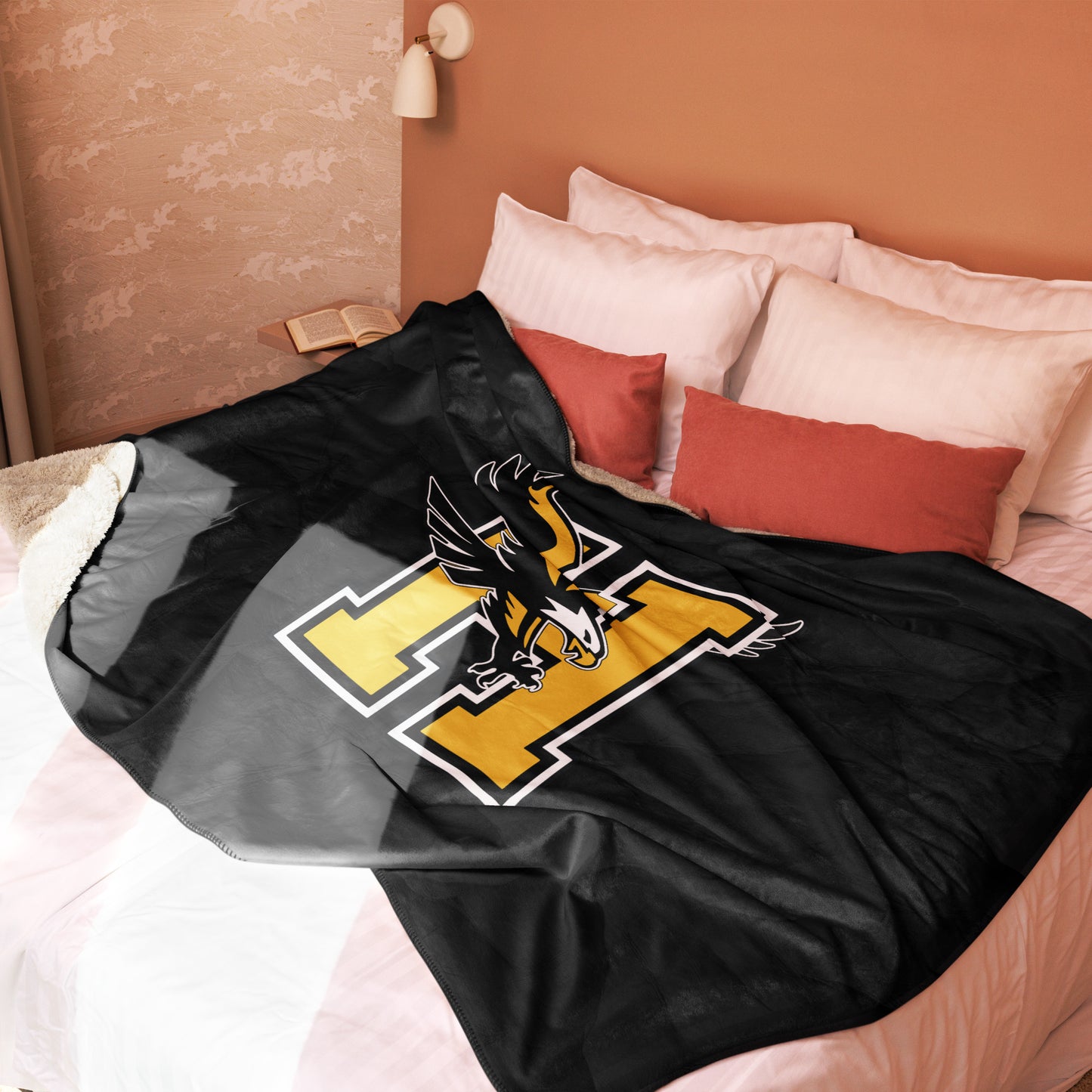 Acurrúcate con Hobbs Eagles Pride